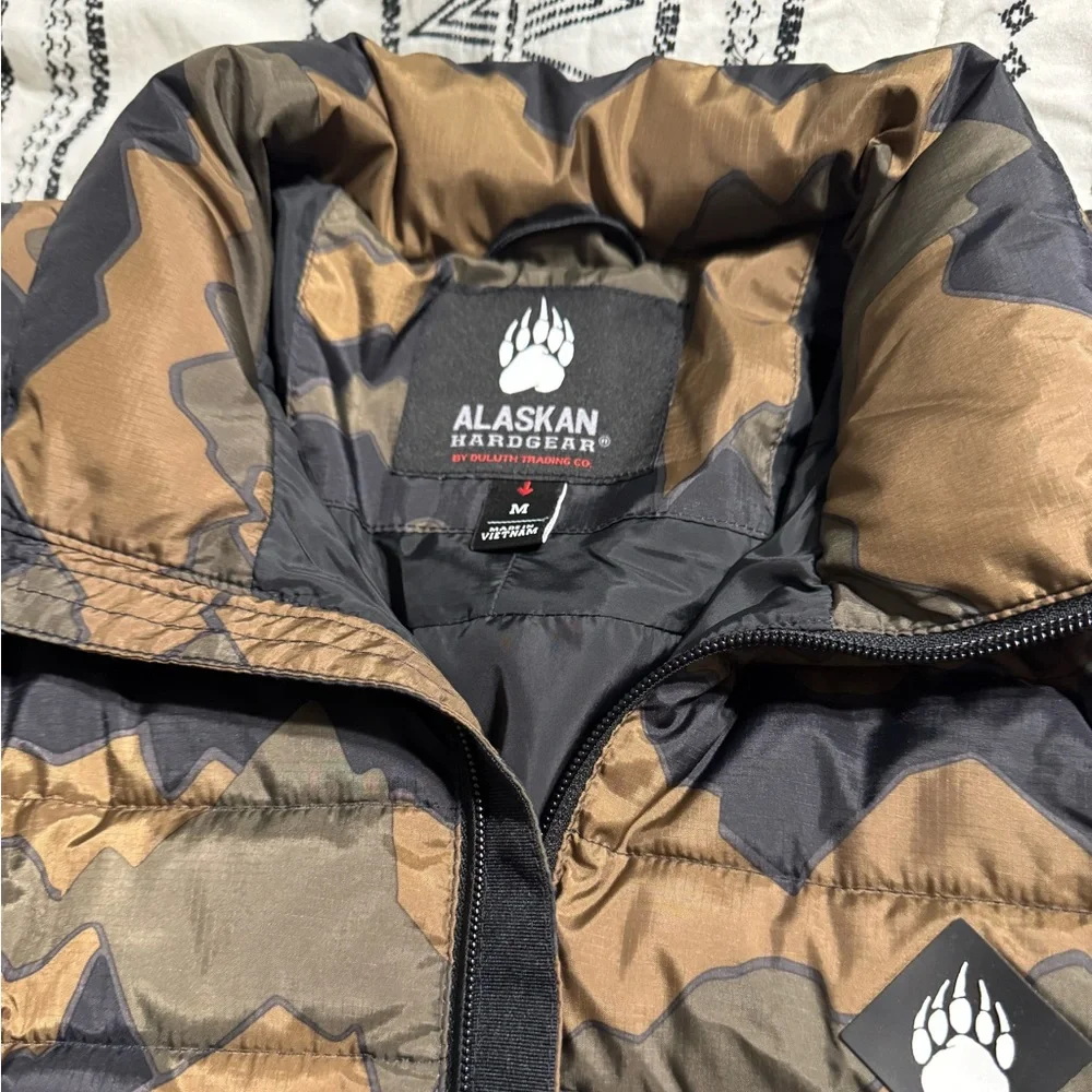 Alaskan Hardgear By Duluth Trading Co Camo puffer Jacket - Picture 5 of 5